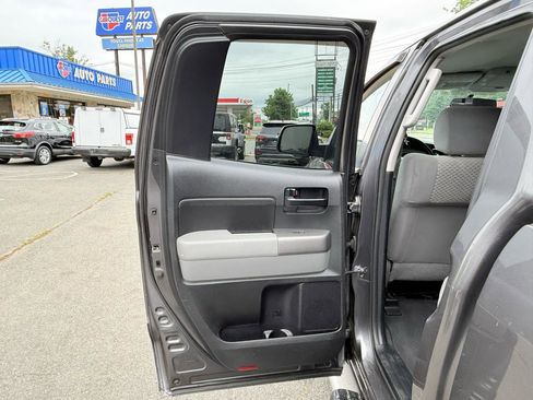 Used 2013 Toyota Tundra 4x4 Double Cab w/ Tow Pkg image 13