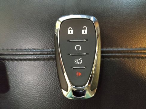 Used 2020 Chevrolet Malibu LT FWD image 32
