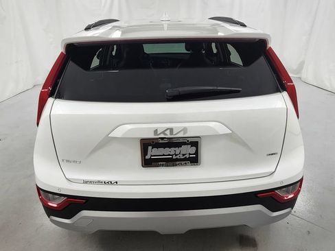 New 2026 Kia Niro EX FWD image 4