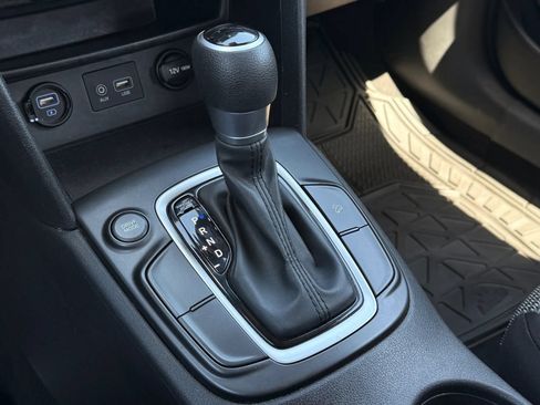 Used 2019 Hyundai Kona SE FWD image 26