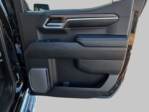 Used 2024 Chevrolet Silverado 1500 High Country image 13