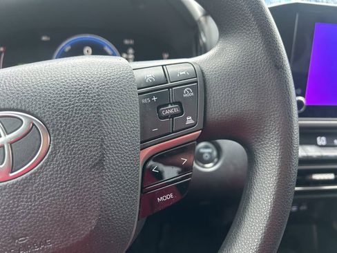 Used 2025 Toyota Camry LE FWD image 25