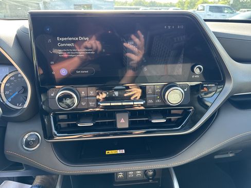 Used 2023 Toyota Highlander Bronze Edition image 20