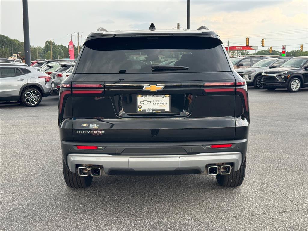 Used 2026 Chevrolet Traverse LT w/ Driver Confidence Package FWD image 4