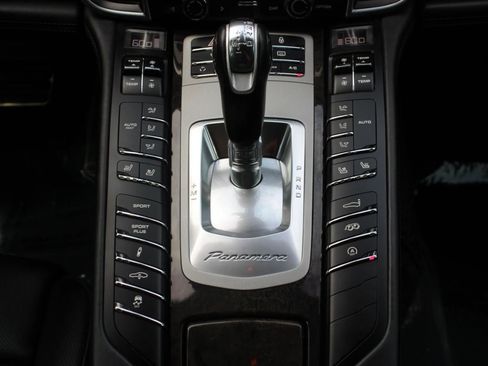 Used 2013 Porsche Panamera GTS image 28