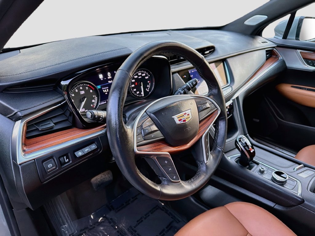 Used 2024 Cadillac XT5 Premium Luxury w/ Technology Package FWD image 9