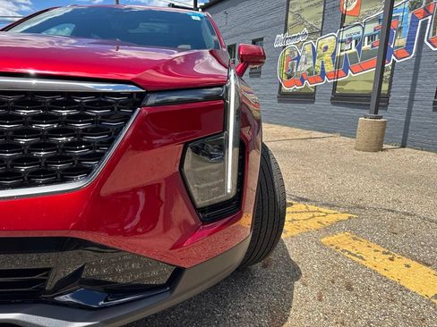 Used 2024 Cadillac XT4 Premium Luxury w/ Active Safety Package AWD/4WD image 3