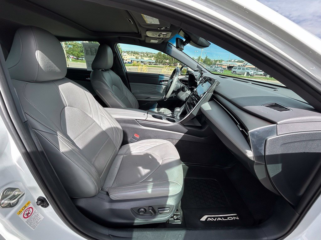 Used 2019 Toyota Avalon Limited w/ Advanced Safety Package FWD image 33