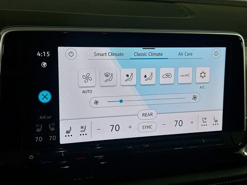 Used 2025 Volkswagen Atlas SE image 24