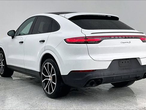 Used 2022 Porsche Cayenne S AWD/4WD image 15