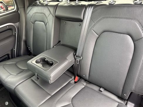 Used 2023 Land Rover Defender 110 S image 14