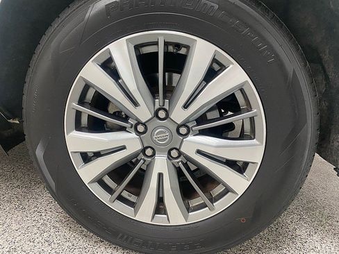 Used 2019 Nissan Pathfinder SL image 26
