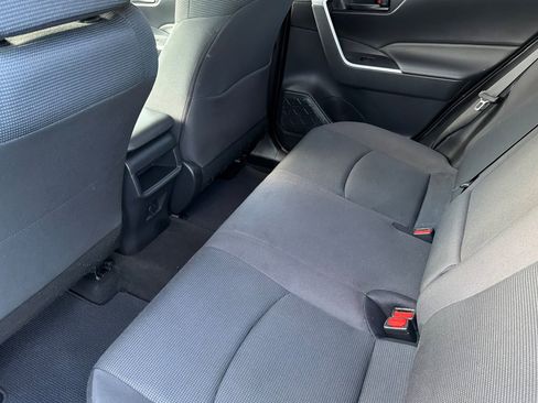 Used 2019 Toyota RAV4 LE image 15