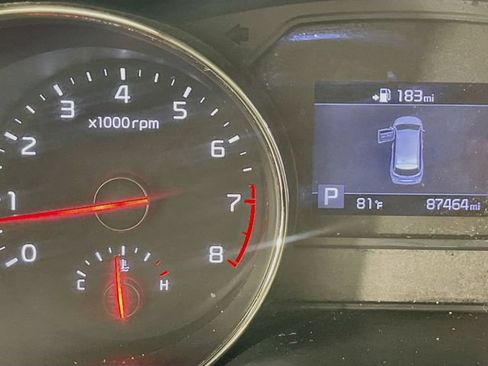 Used 2019 Kia Sedona EX FWD image 13