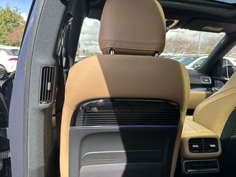 Used 2024 Mercedes-Benz GLS 580 4MATIC image 25