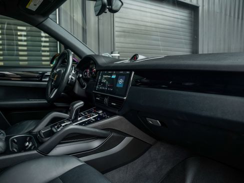 Certified 2019 Porsche Cayenne image 29