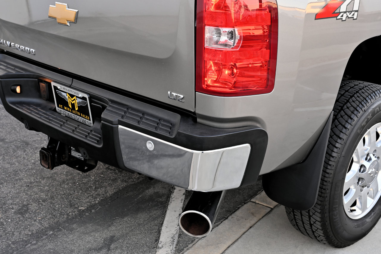 Used 2013 Chevrolet Silverado 2500 LTZ w/ LTZ Plus Package AWD/4WD image 39