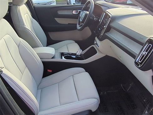 New 2026 Volvo XC40 B5 Plus w/ Protection Package Premier image 19