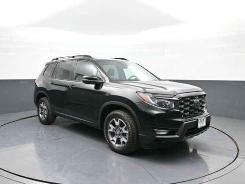 Certified 2022 Honda Passport TrailSport image 4