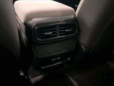 Used 2023 Honda Pilot LX image 28