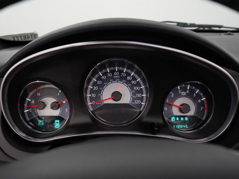 Used 2011 Chrysler 200 Touring FWD image 23