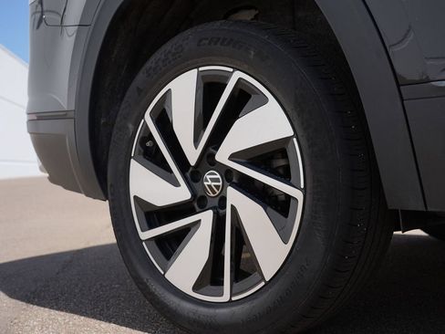 Used 2025 Volkswagen Atlas SE AWD/4WD image 35