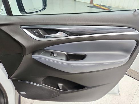 Used 2024 Buick Enclave Premium image 43