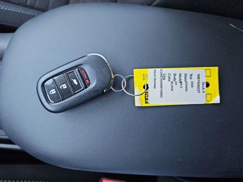 Used 2025 Honda HR-V LX image 24
