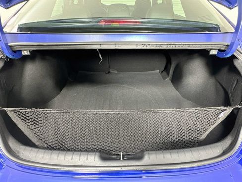 Used 2025 Hyundai Elantra Limited FWD image 28