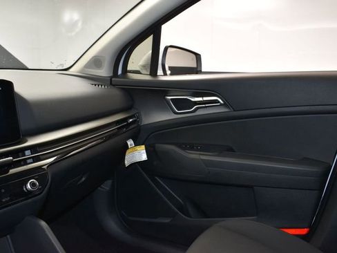 Used 2026 Kia Sportage LX w/ LX Convenience Package image 23