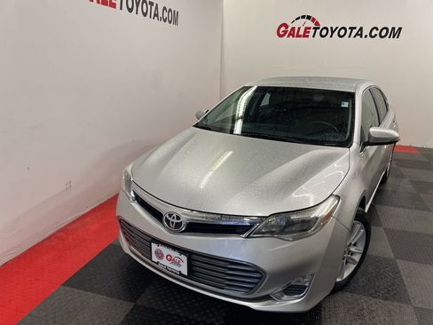 Used 2014 Toyota Avalon XLE image 3