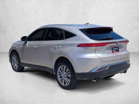 Used 2021 Toyota Venza XLE w/ Softex Package AWD/4WD image 8