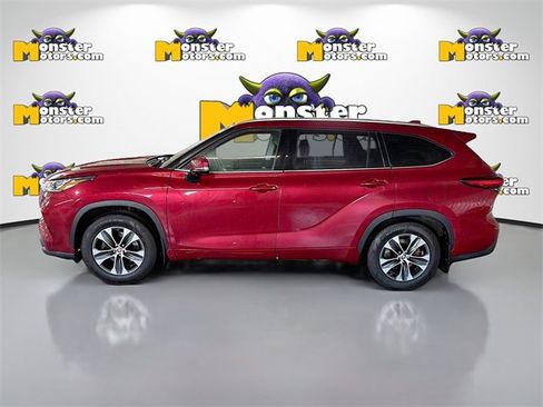 Used 2020 Toyota Highlander XLE image 7