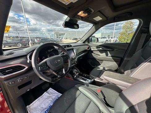 Used 2022 Chevrolet TrailBlazer RS w/ Sun and Liftgate Package image 10