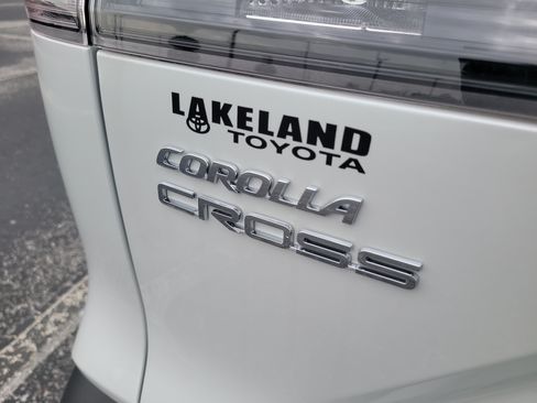 Used 2026 Toyota Corolla Cross LE FWD image 11