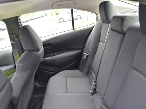Used 2022 Toyota Corolla LE FWD image 22