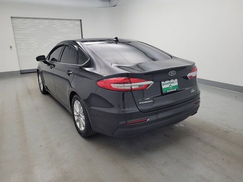 Used 2019 Ford Fusion SE FWD image 5