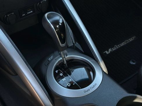 Used 2013 Hyundai Veloster FWD image 11