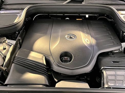 New 2026 Mercedes-Benz GLS 450 4MATIC image 14