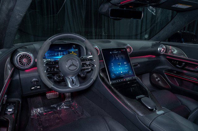 Certified 2024 Mercedes-Benz SL 63 AMG 4MATIC image 18