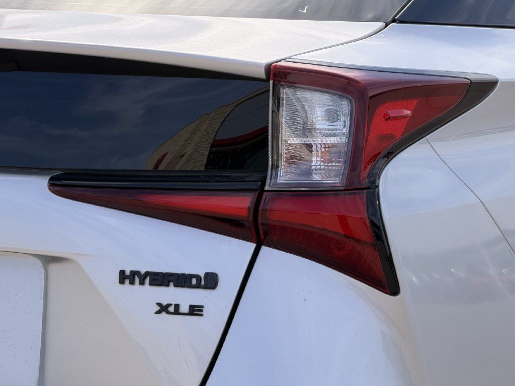 Used 2022 Toyota Prius FWD image 11