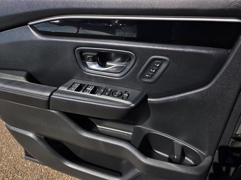 Used 2023 Honda Pilot Touring image 19