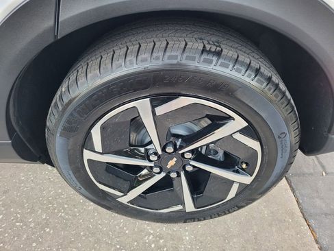 New 2026 Chevrolet Equinox EV LT image 17