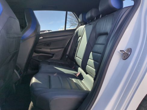 Used 2022 Volkswagen Golf R image 30