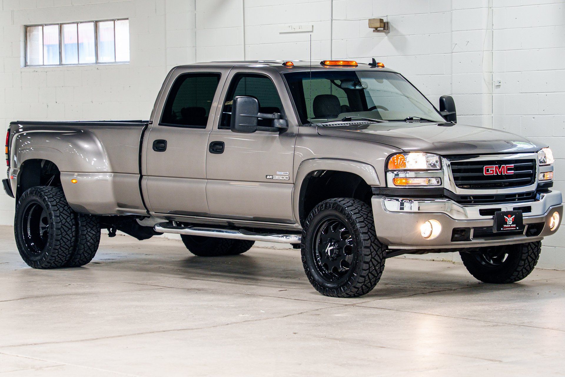 Used 2007 GMC Sierra 3500 SLT w/ Heavy-Duty Power Package AWD/4WD image 12