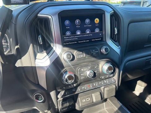 Used 2022 GMC Sierra 2500 SLT w/ SLT Convenience Package image 23