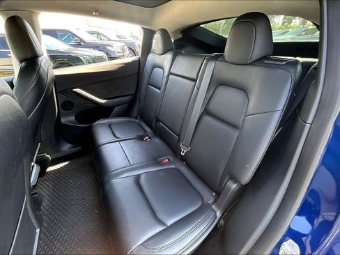 Used 2023 Tesla Model Y Long Range image 19