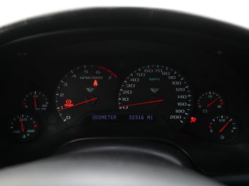 Used 2000 Chevrolet Corvette Convertible w/ Memory Pkg RWD image 23