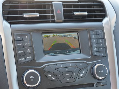Used 2018 Ford Fusion S FWD image 26