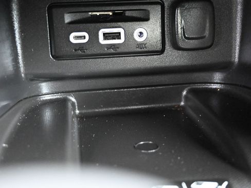 Used 2024 Chevrolet Equinox Premier AWD/4WD image 14